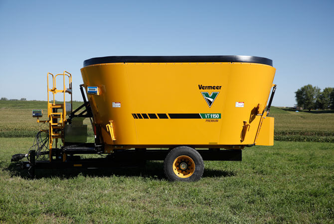 VT1150 Premium Vertical Feed Mixer - Vermeer Feed Mixers