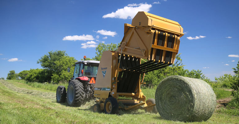 0% for up to 60 months or $1,000 cash back on 504R Classic balers