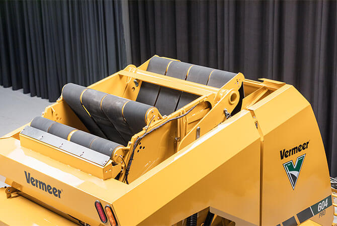 Vermeer モデル 604R Round Hay Bailer w Hay Bale 1:64 Scale Diecast モデル - Speccast - Cust1639 NEW! SpecCast 1:64 VERMEER Model 604R Round Hay Baler with