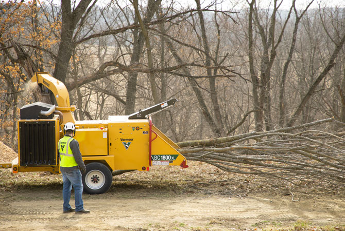 Vermeer BC1800XL Wood Chipper with Gas Engine - Landscaping