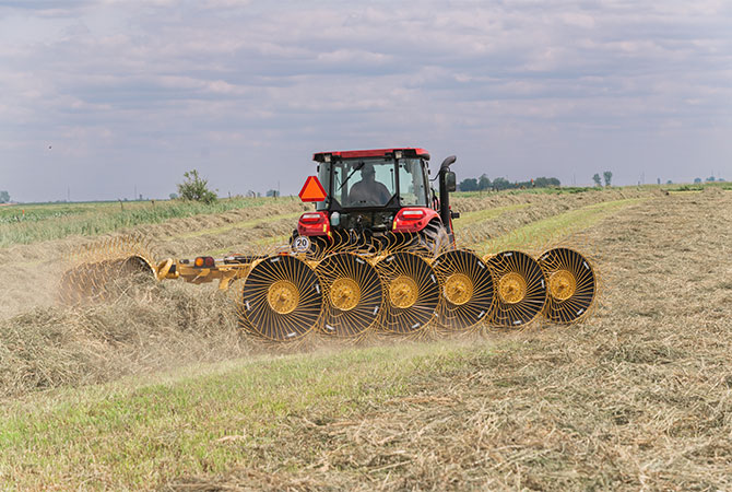 VRC1224 Carted Wheel Rake - Vermeer Canada