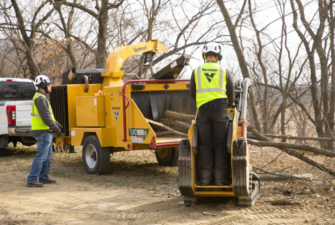 Vermeer BC1800XL Wood Chipper with Gas Engine - Landscaping